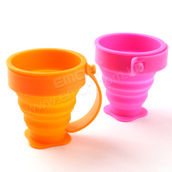 Silicone Foldable Cup with Handle photo 6