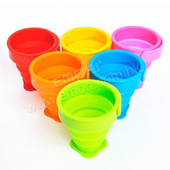 Silicone Foldable Cup with Handle photo 3